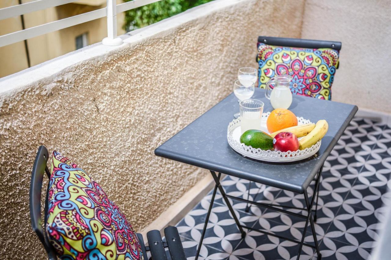 Apartment Bauhaus Living With Amazing Roof Top By Sea N' Rent