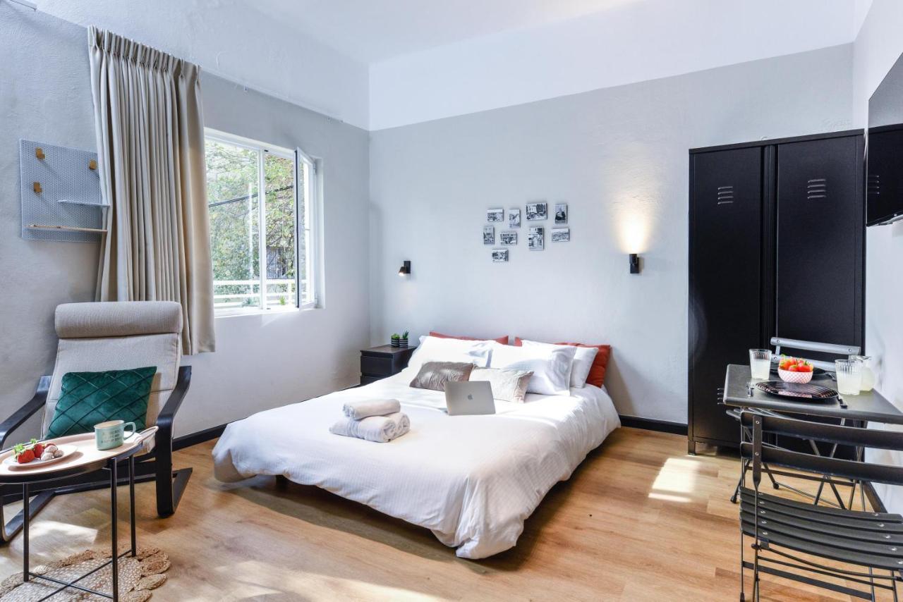 Bauhaus Living With Amazing Roof Top By Sea N' Rent Apartment Tel Aviv