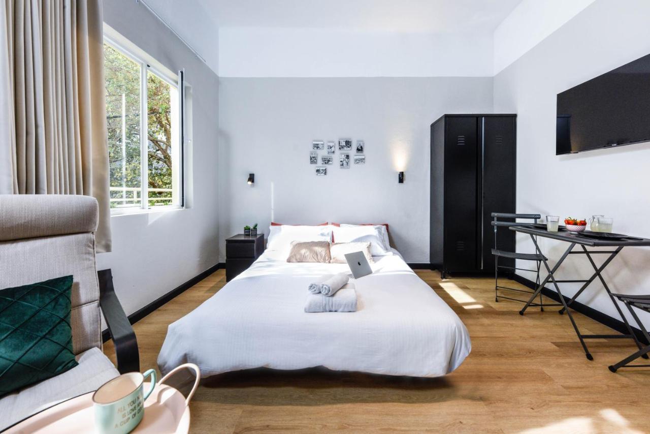 Bauhaus Living With Amazing Roof Top By Sea N' Rent Apartment